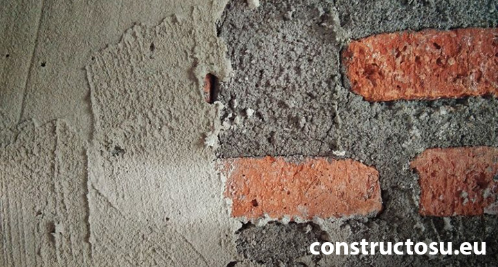 Cărămidă cu mortar și tencuială de zidărie.