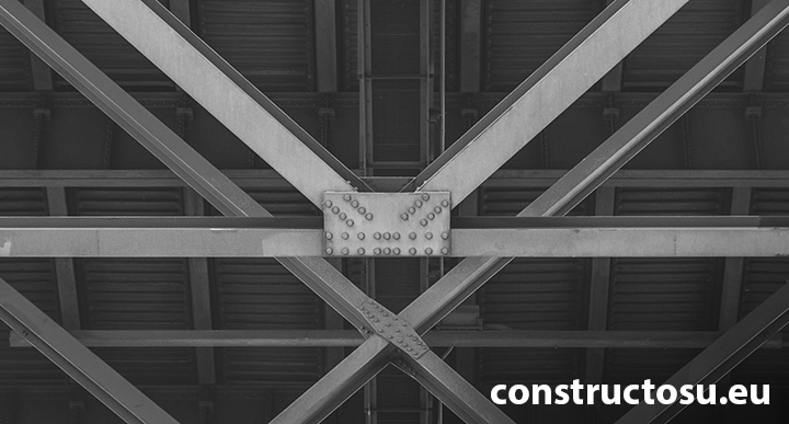 Pod de oțel cu îmbinări, contravântuiri rezistente la cutremur